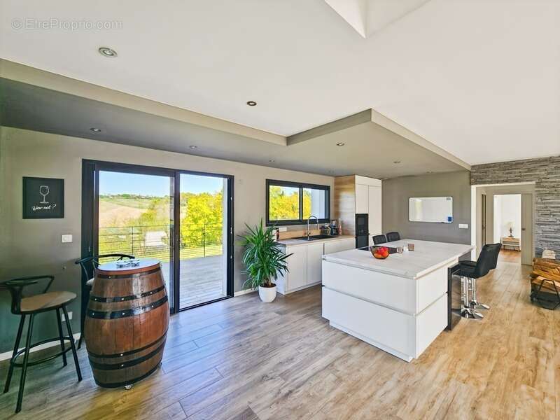 Maison à SERRES-CASTET