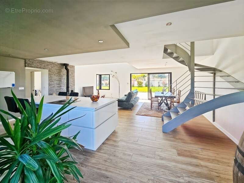 Maison à SERRES-CASTET