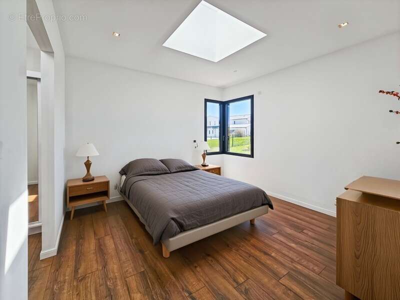 Maison à SERRES-CASTET