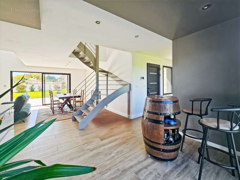 Maison à SERRES-CASTET