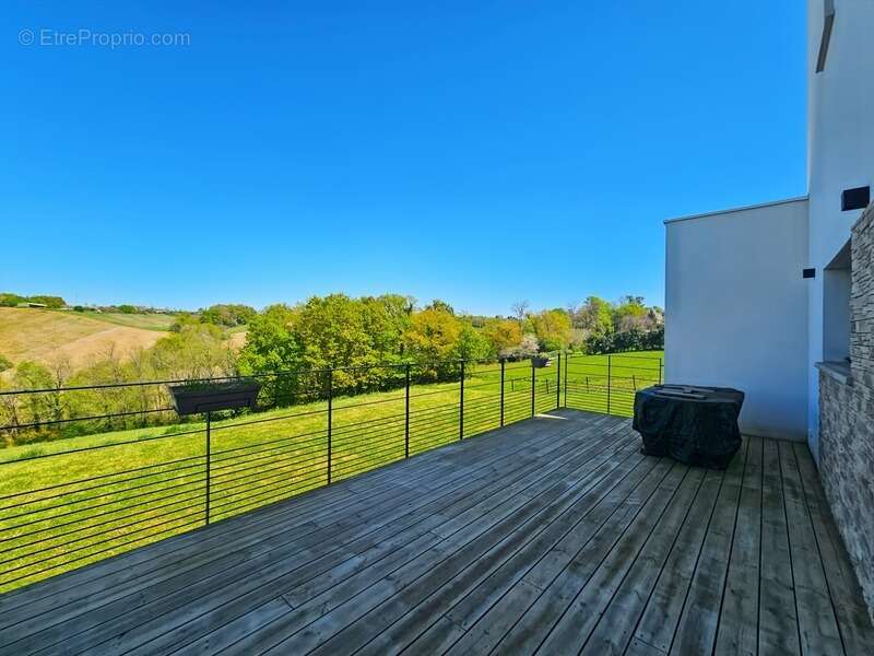 Maison à SERRES-CASTET