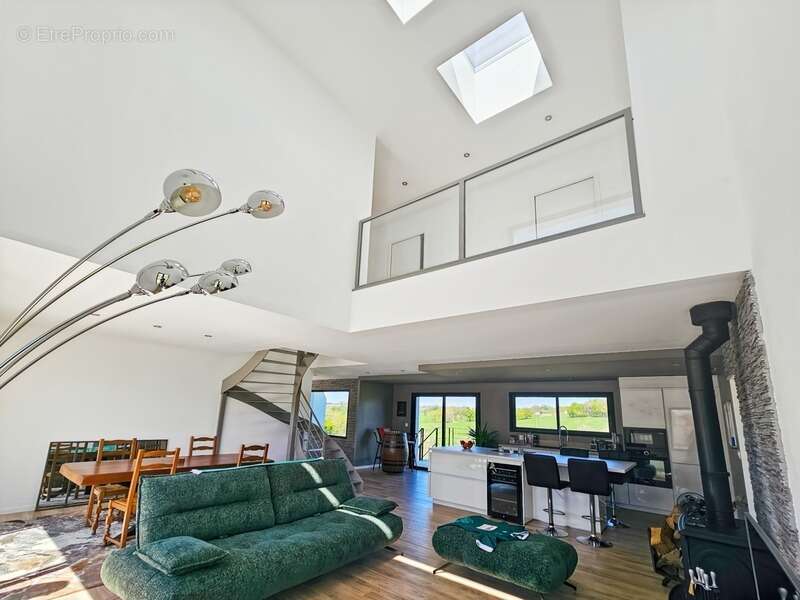 Maison à SERRES-CASTET