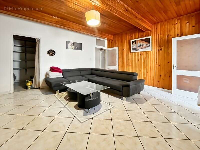 Maison à SAINT-NICOLAS-DE-LA-GRAVE