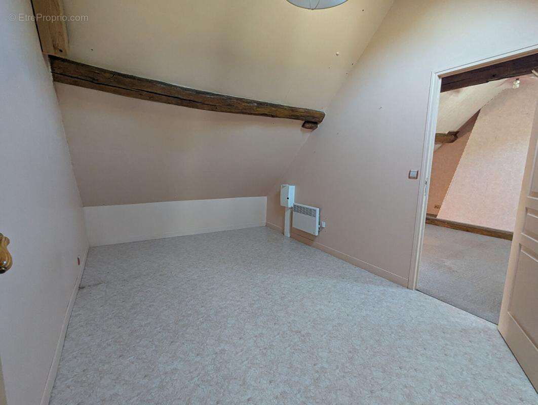 Maison à MOUTIERS-AU-PERCHE