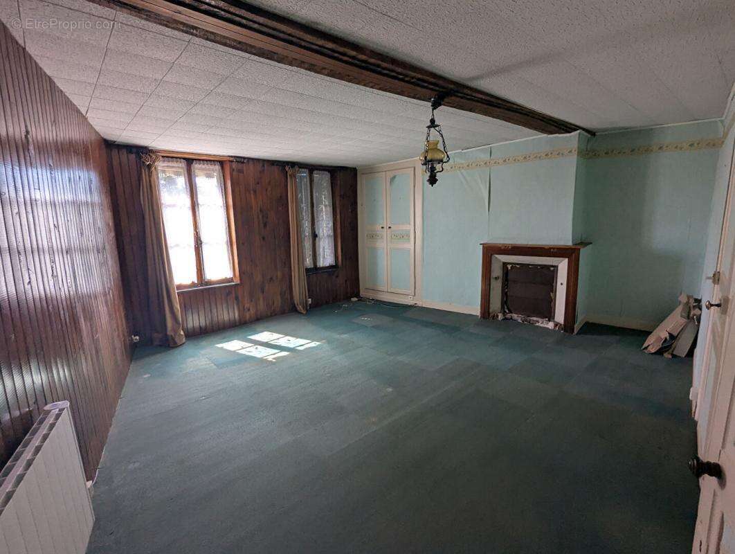 Maison à MOUTIERS-AU-PERCHE