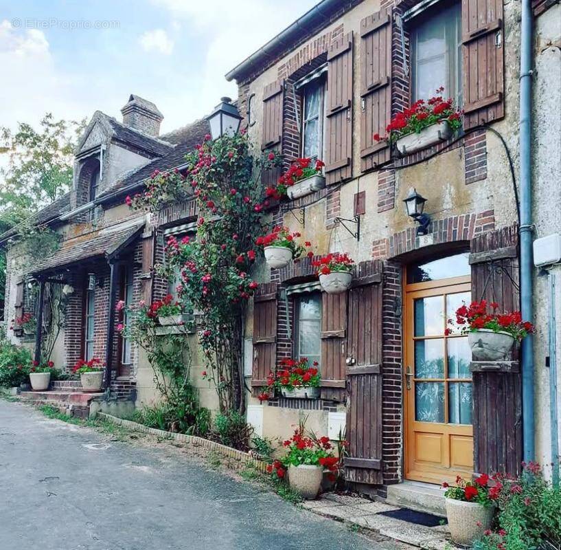 Maison à MOUTIERS-AU-PERCHE