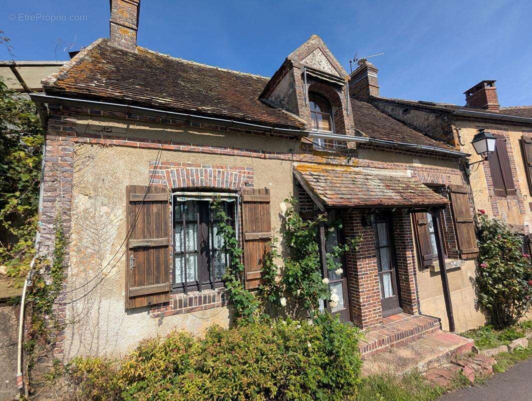 Maison à MOUTIERS-AU-PERCHE