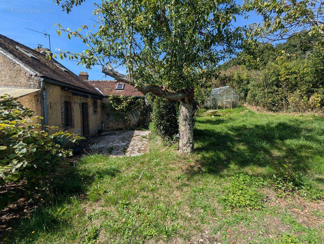 Maison à MOUTIERS-AU-PERCHE
