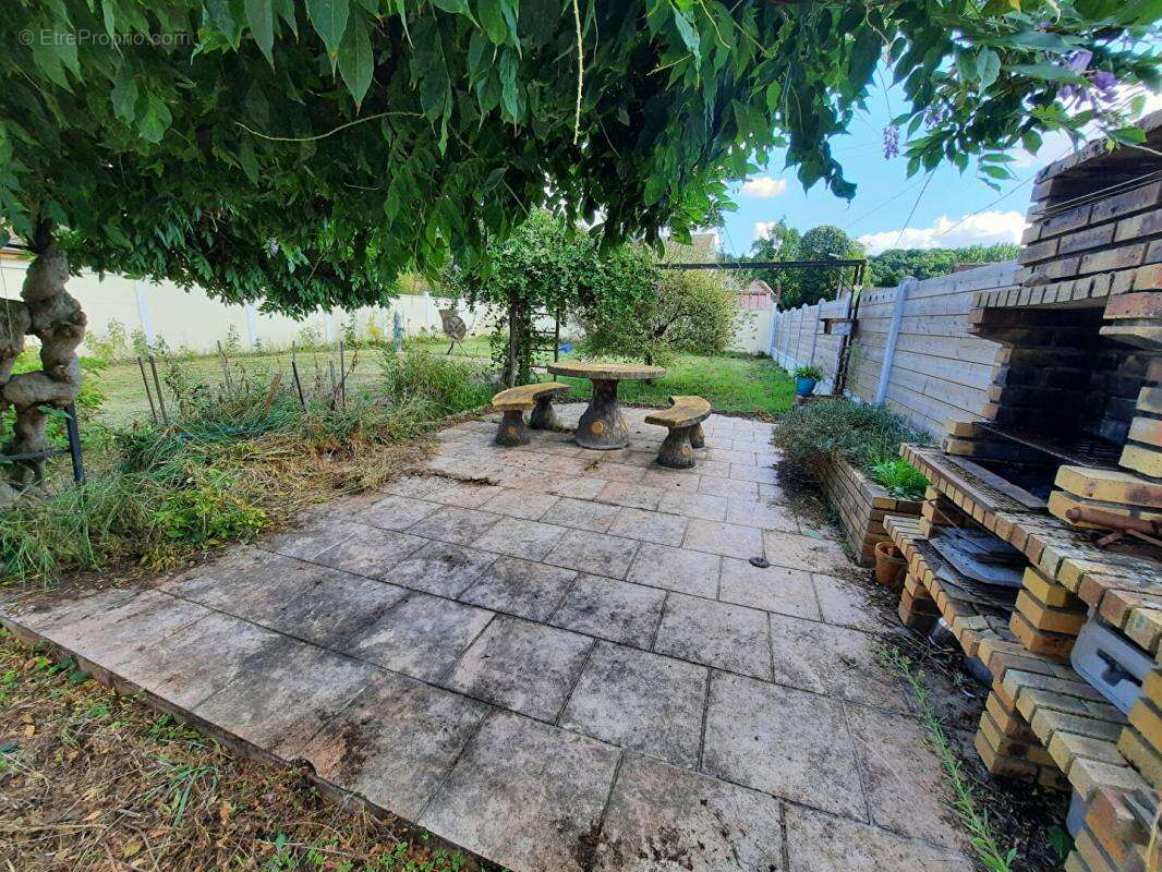 Maison à SAINT-JEAN-FROIDMENTEL