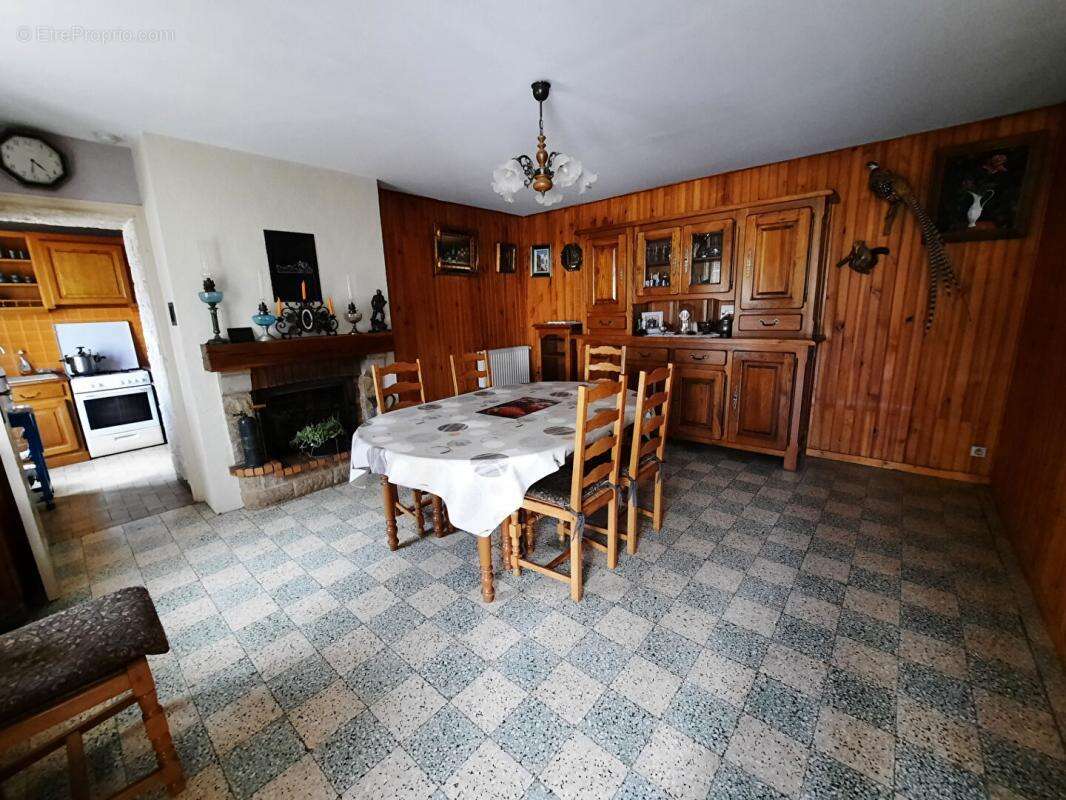 Maison à SAINT-JEAN-FROIDMENTEL