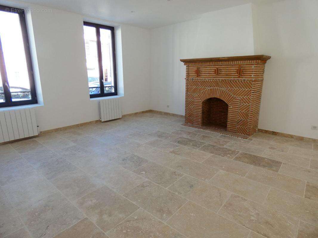 Maison à IVRY-LA-BATAILLE