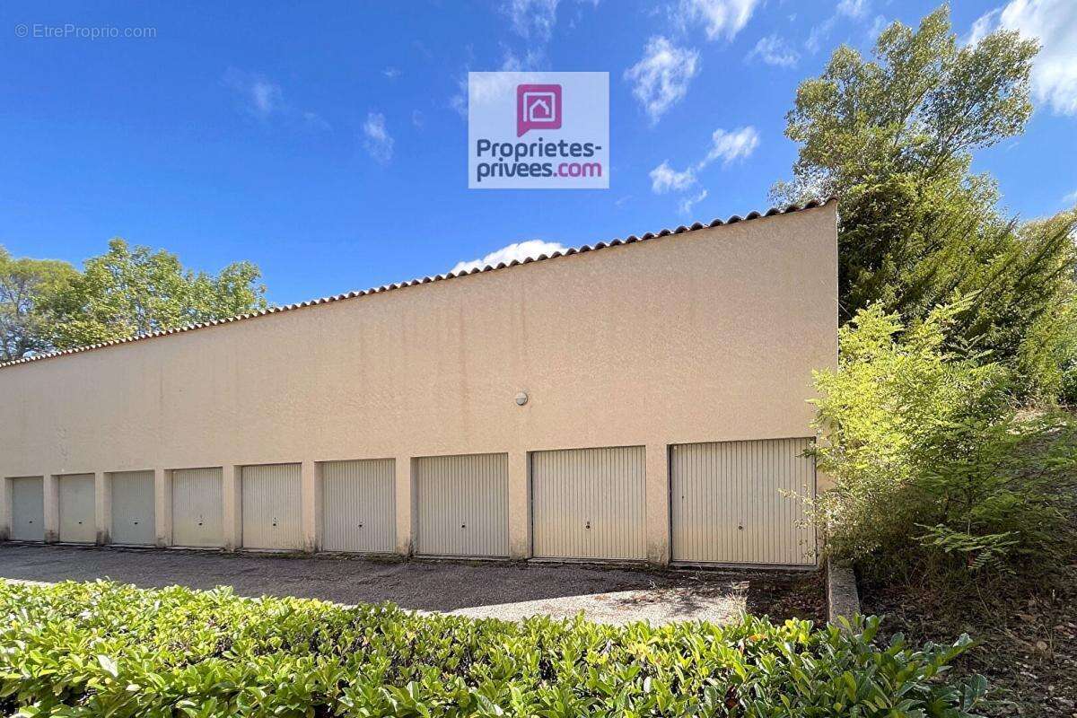 Appartement à GREOUX-LES-BAINS