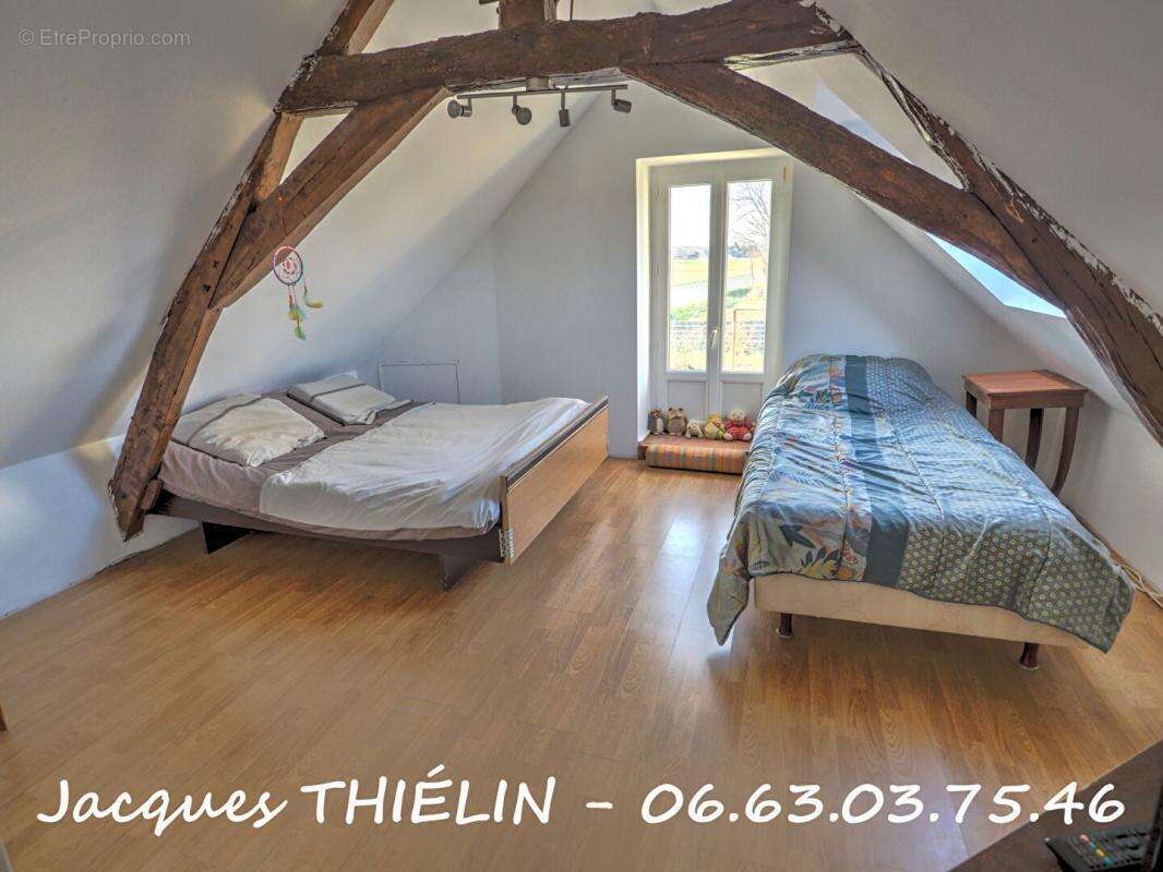 Maison à LONGUE-JUMELLES