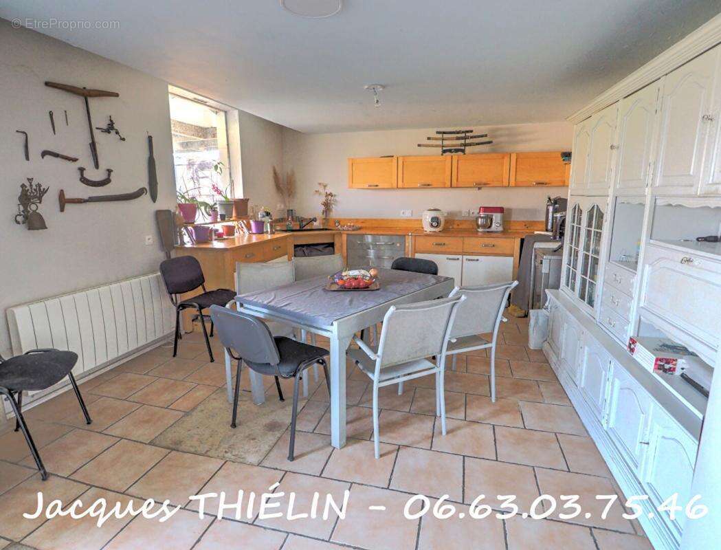 Maison à LONGUE-JUMELLES