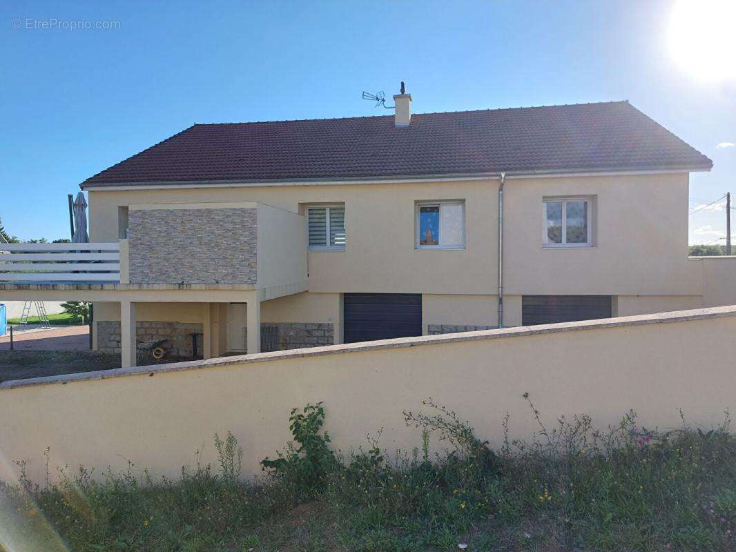 Maison à PERRECY-LES-FORGES