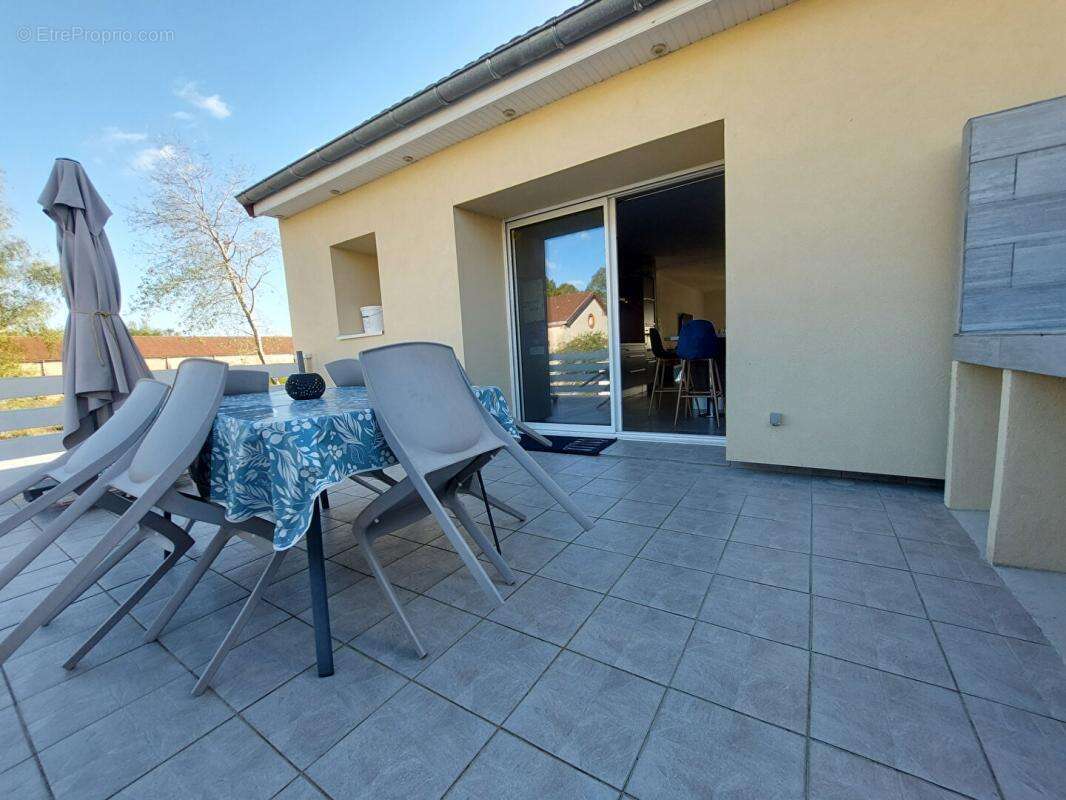 Maison à PERRECY-LES-FORGES