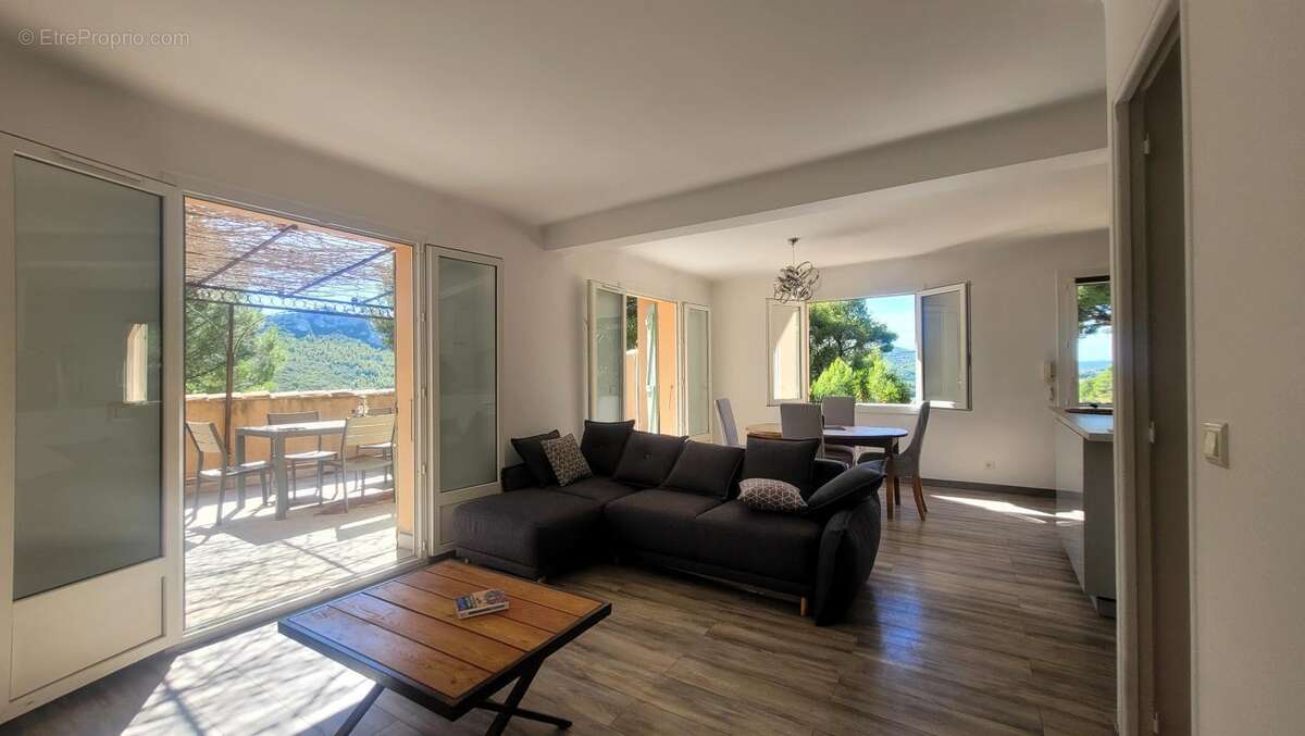 Appartement à LE BEAUSSET