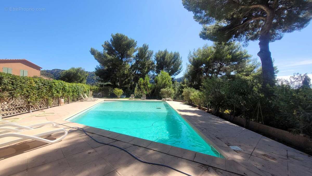 Appartement à LE BEAUSSET