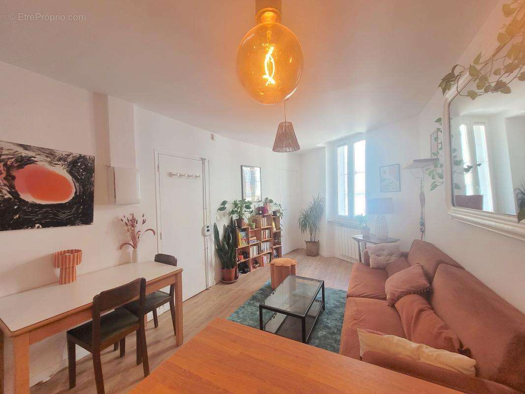 Appartement à MARSEILLE-6E