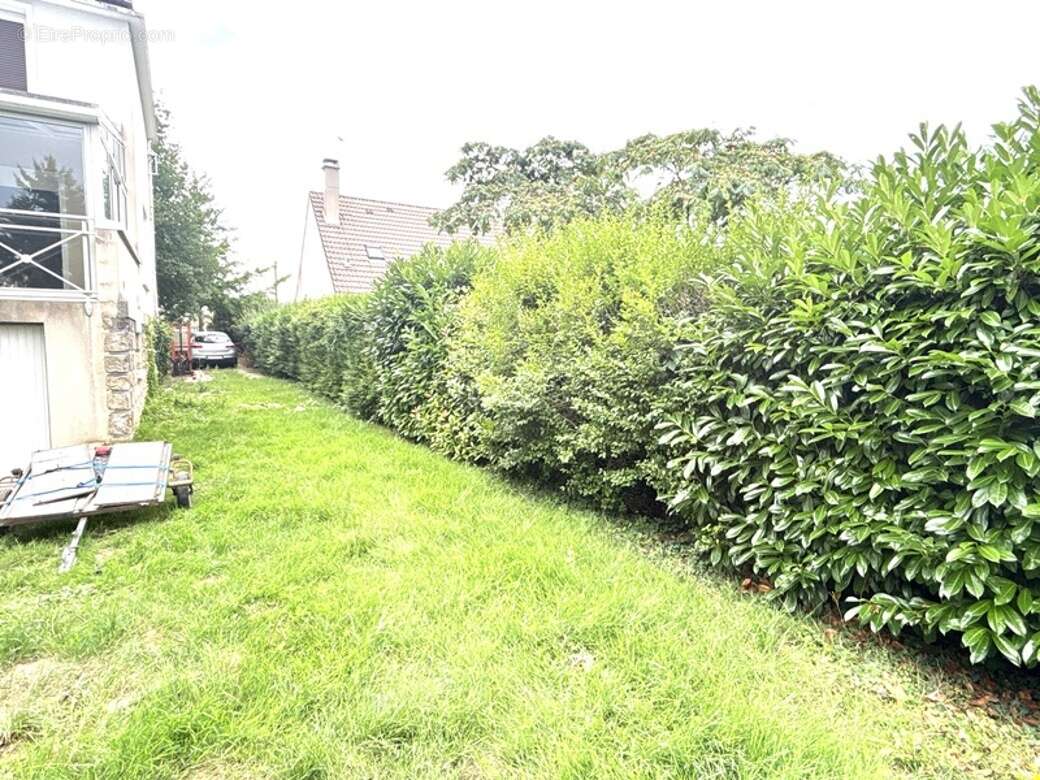 Terrain à SAINT-LEU-LA-FORET