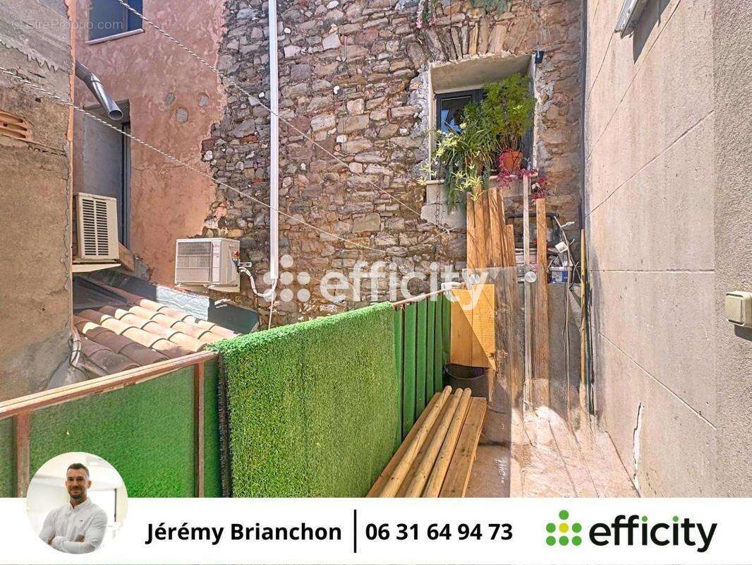 Maison à POURRIERES