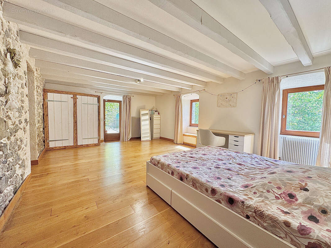 Maison à VILLE-EN-SALLAZ