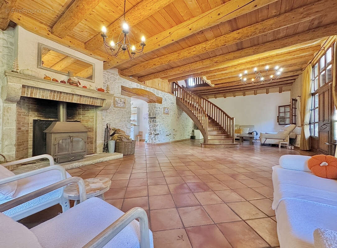 Maison à VILLE-EN-SALLAZ