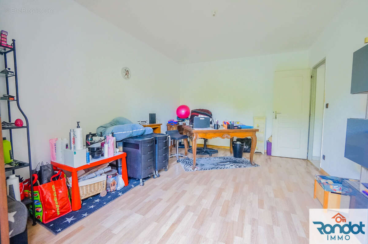 Maison à SAVIGNY-LE-SEC