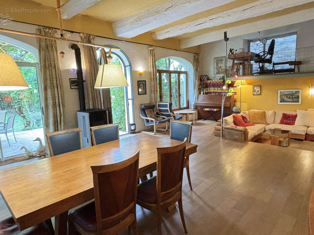 Maison à COURNONTERRAL