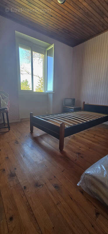 Maison à SAINT-PIERRE-EYNAC