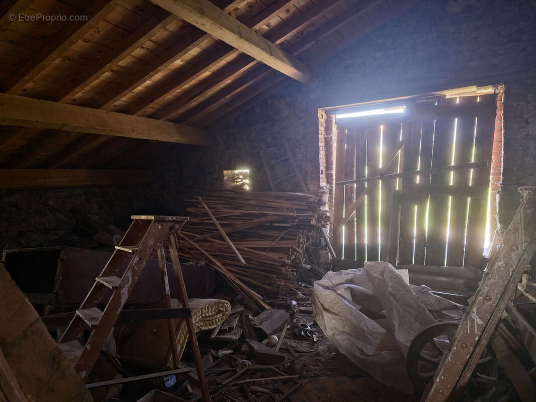 Maison à SAINT-PIERRE-EYNAC