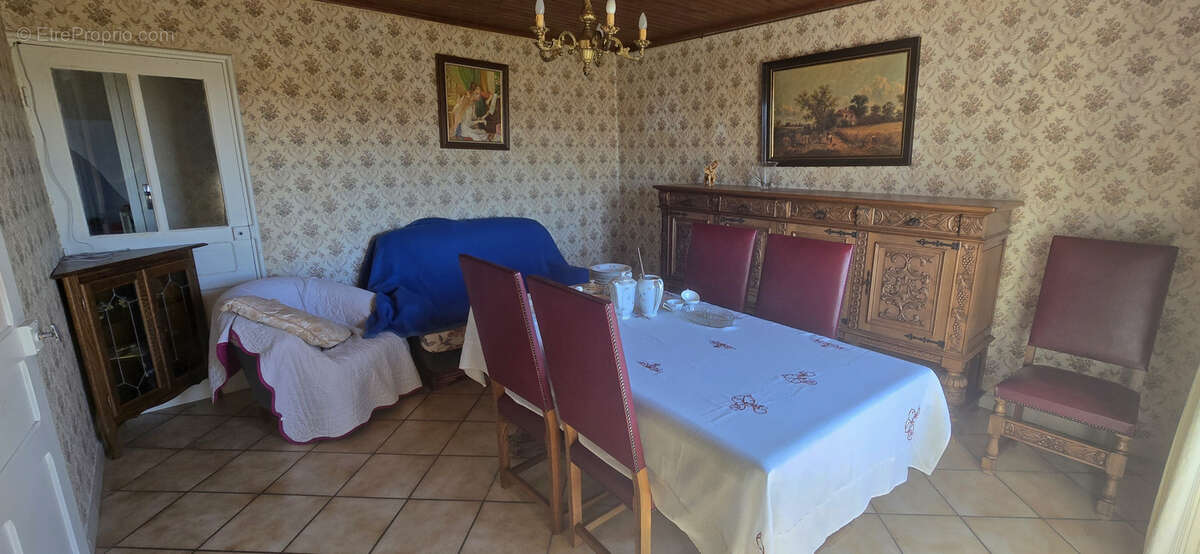 Maison à SAINT-PIERRE-EYNAC