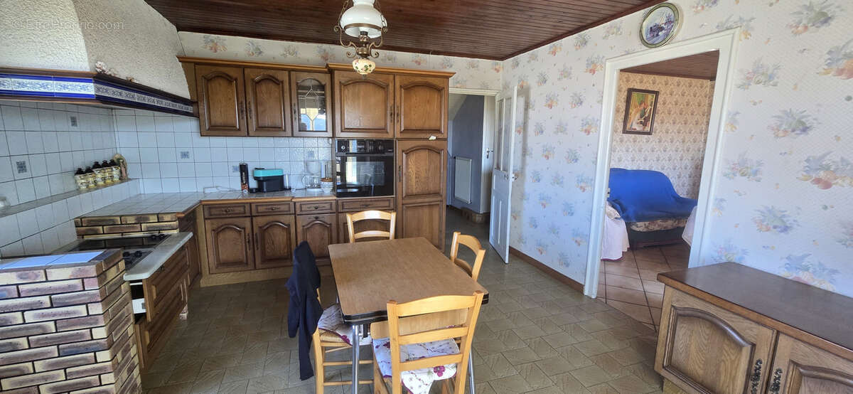 Maison à SAINT-PIERRE-EYNAC