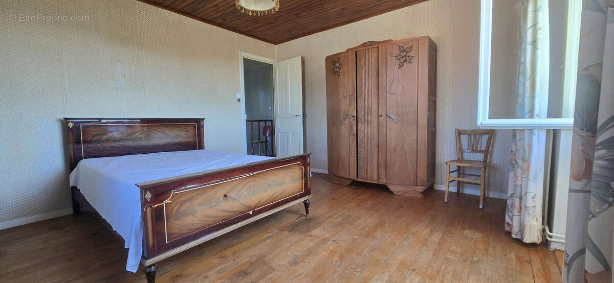 Maison à SAINT-PIERRE-EYNAC