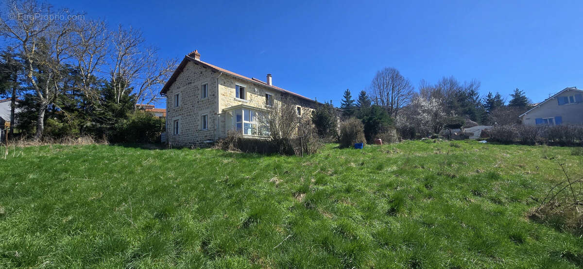 Maison à SAINT-PIERRE-EYNAC