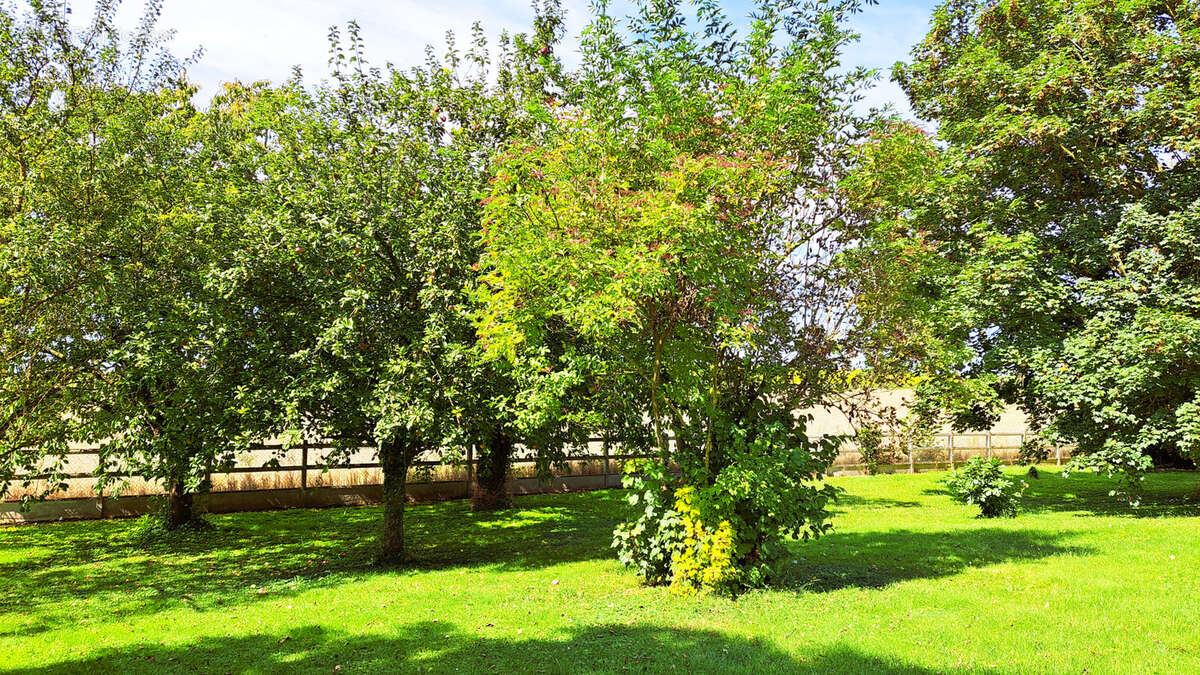 Maison à VILLENEUVE-L&#039;ARCHEVEQUE