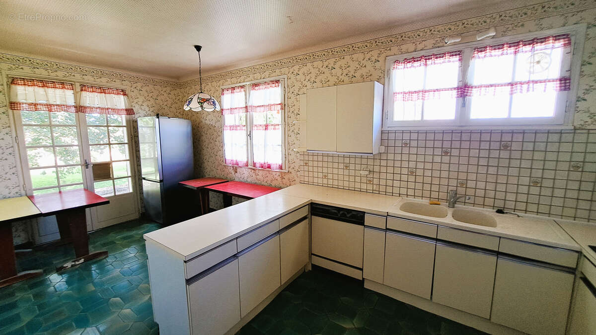 Maison à VILLENEUVE-L&#039;ARCHEVEQUE