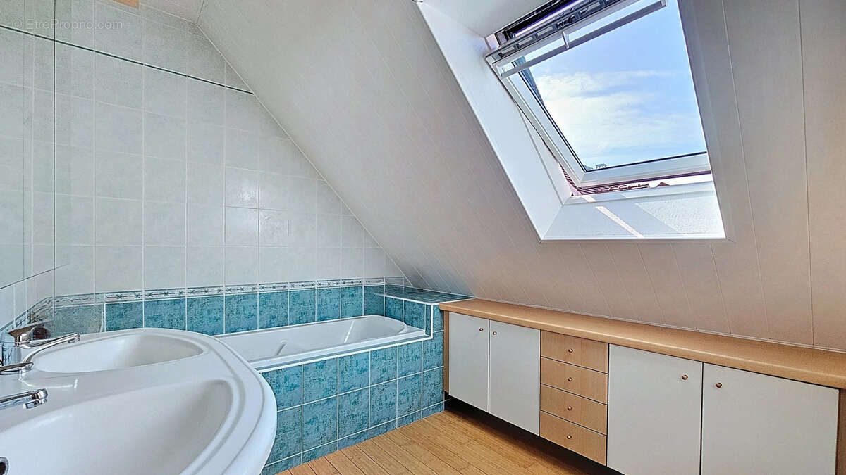 Maison à CHAMPS-SUR-MARNE