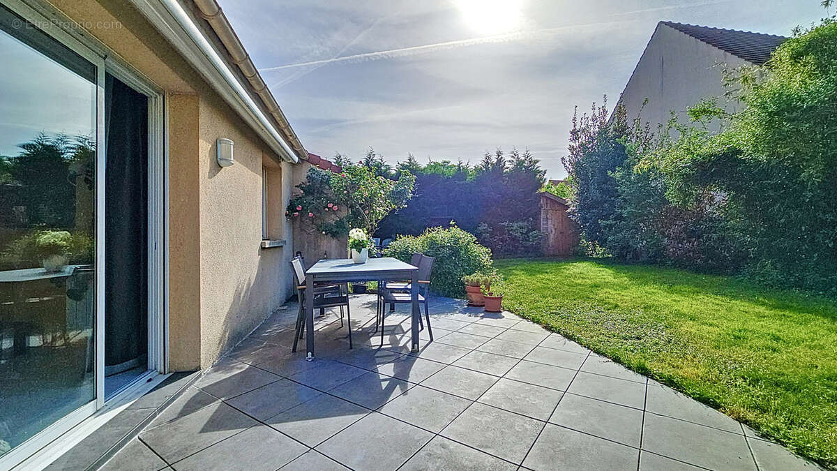 Maison à CHAMPS-SUR-MARNE