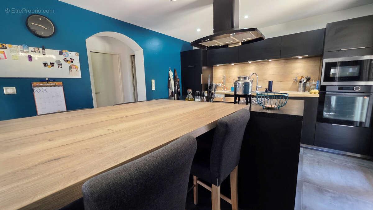 Maison à SAINT-CYR-SUR-LE-RHONE