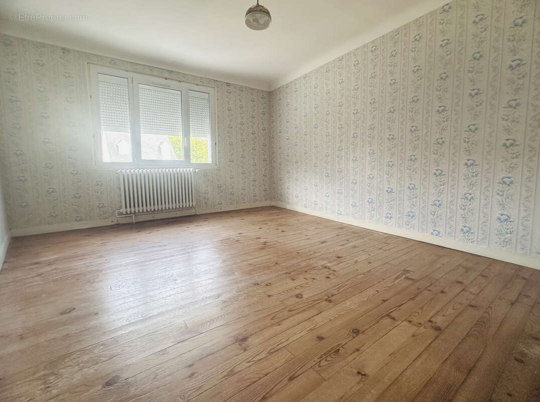 Maison à SOULAIRE-ET-BOURG