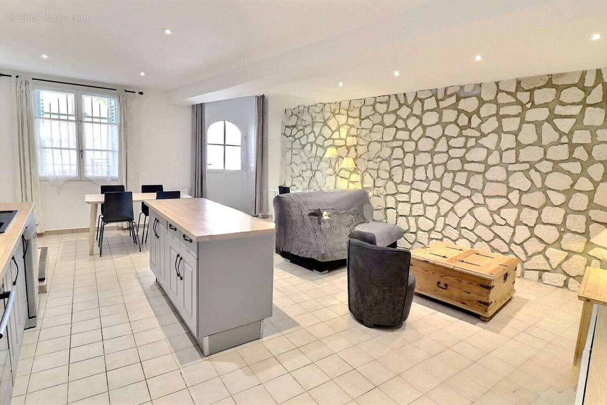 Appartement à HYERES