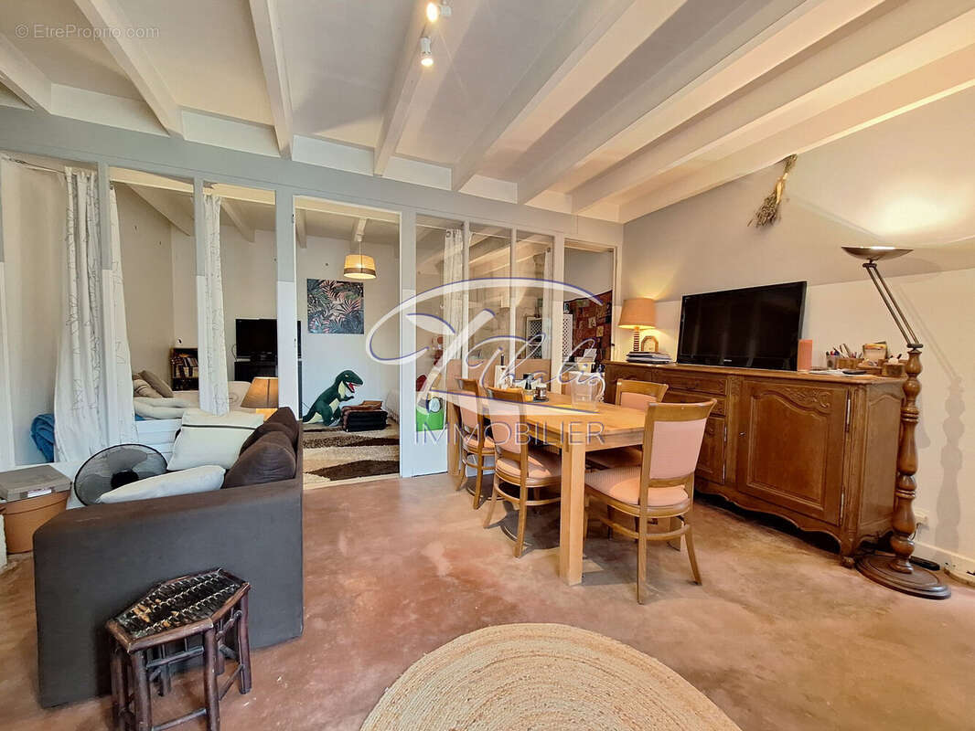 Maison à LA LANDE-DE-FRONSAC