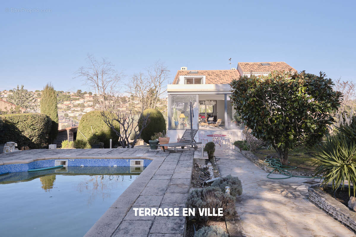 Maison à CARNOUX-EN-PROVENCE