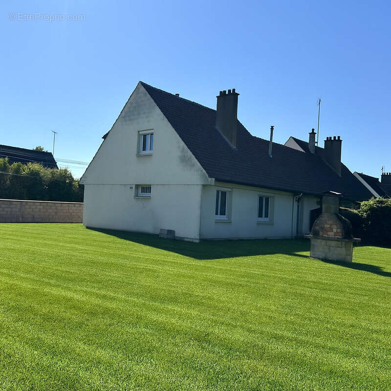 Maison à SAINT-LEU-D&#039;ESSERENT