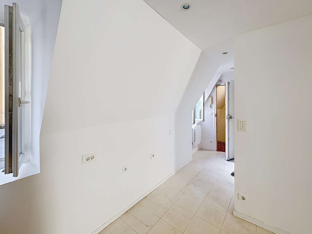 Appartement à PARIS-14E