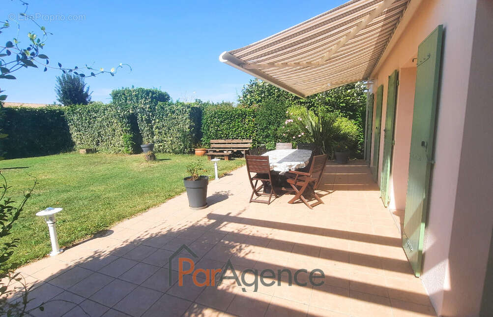 Maison à VAUX-SUR-MER