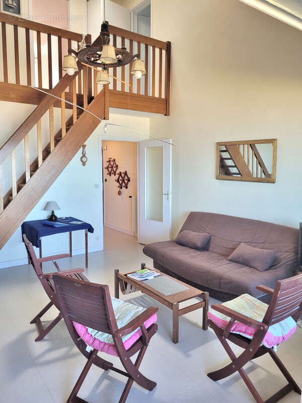 Appartement à VARAVILLE