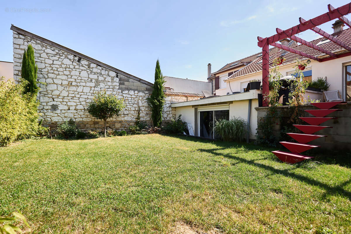 Maison à CERNAY-LES-REIMS