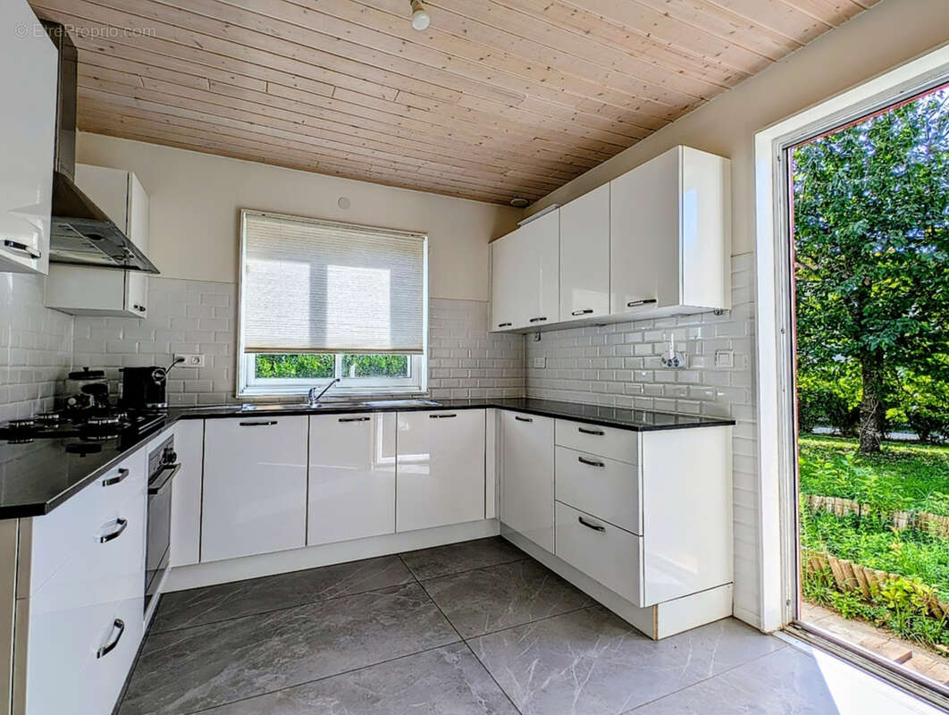 Maison à PREVESSIN-MOENS